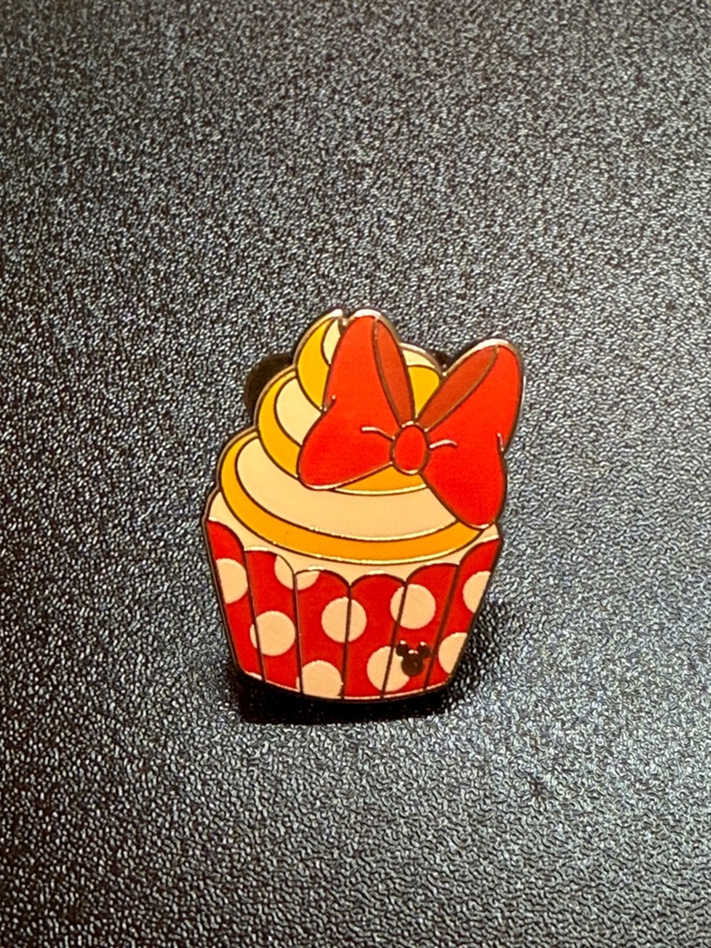 Disneyland Hidden Mickey 2026 - Minnie cupcake